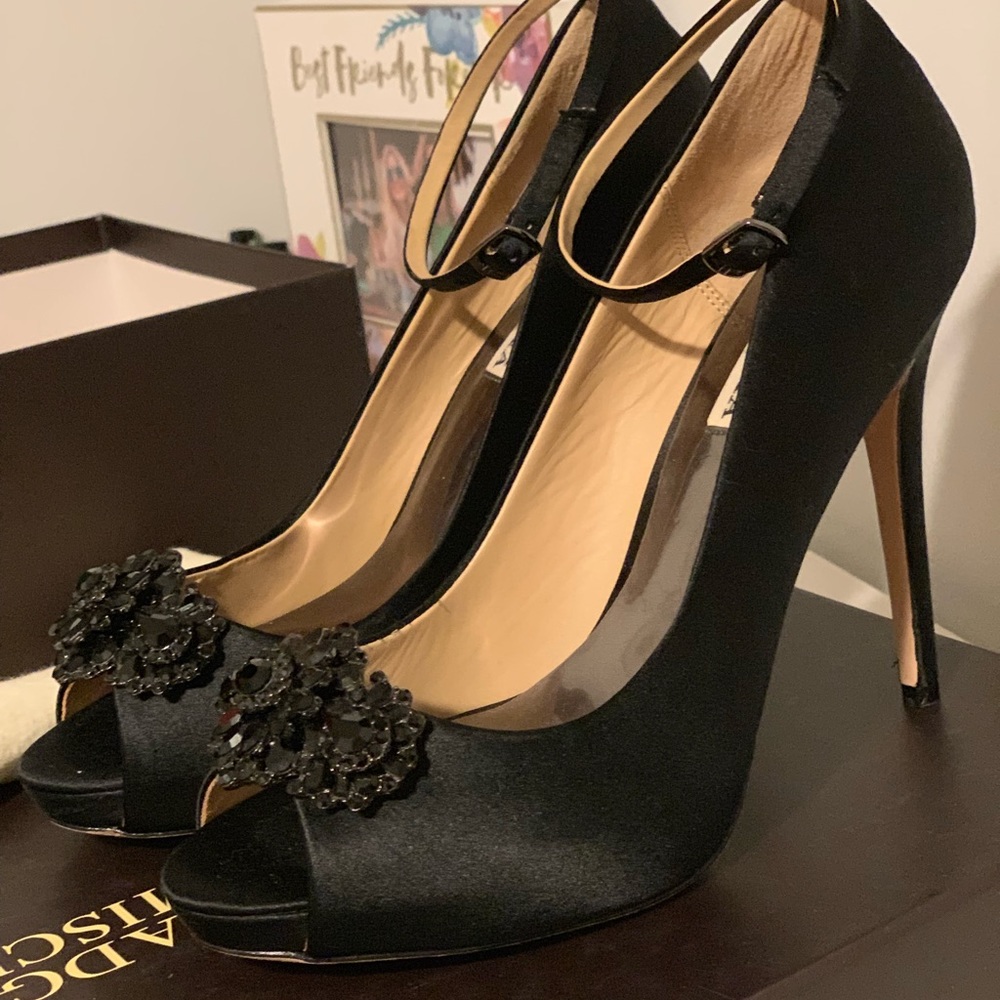 ✨NWT✨Badgley Mischka black heels